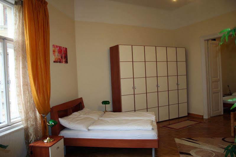 Hostel Walking Bed Budapest Downtown Zewnętrze zdjęcie